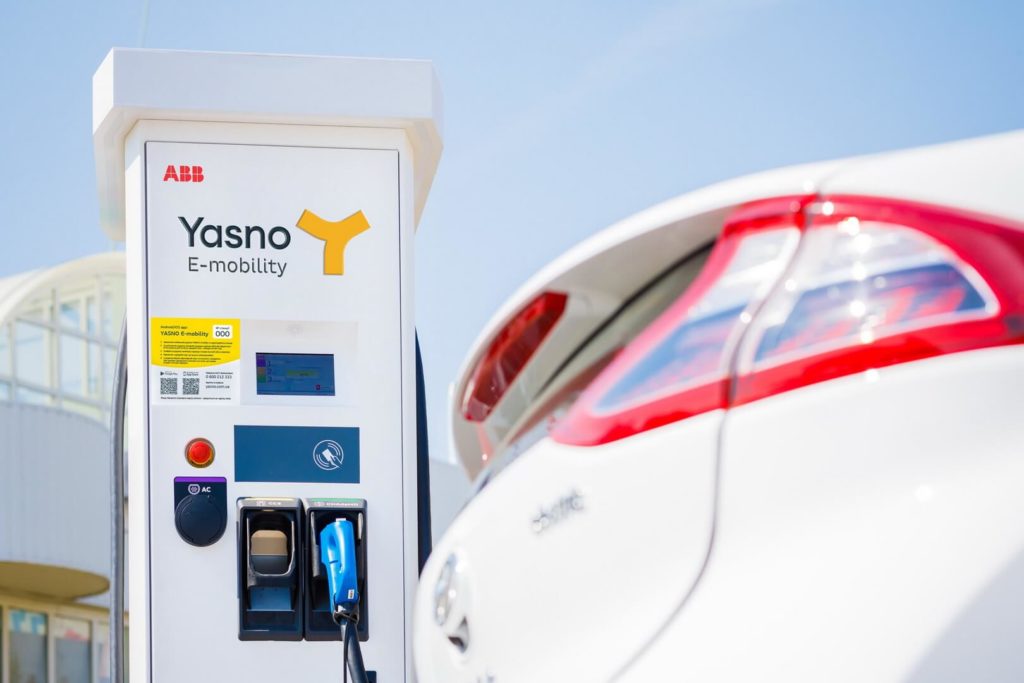 strum yasno charge stations hevcars